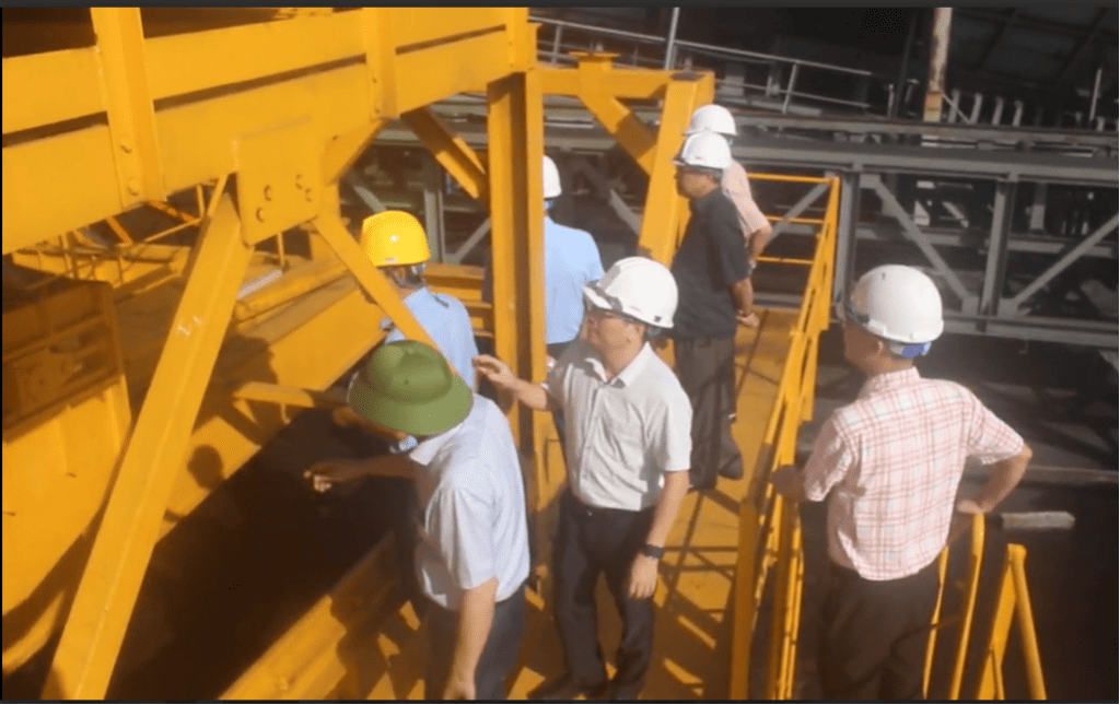 Nghiệm thu cấp Nhà nước nhiệm vụ khoa học công nghệ “Nghiên cứu thiết kế, chế tạo máy rót than di động, xuống tàu tại các cảng xuất than vùng Quảng Ninh”